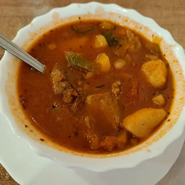 Zupa gulaszowa